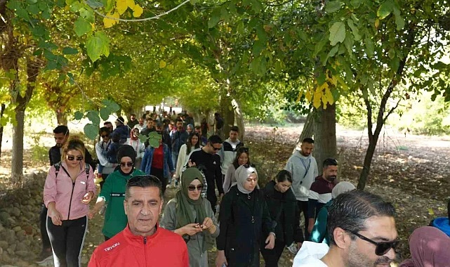 14 Depremzede Öğretmenler Doğa Yürüyüşünde