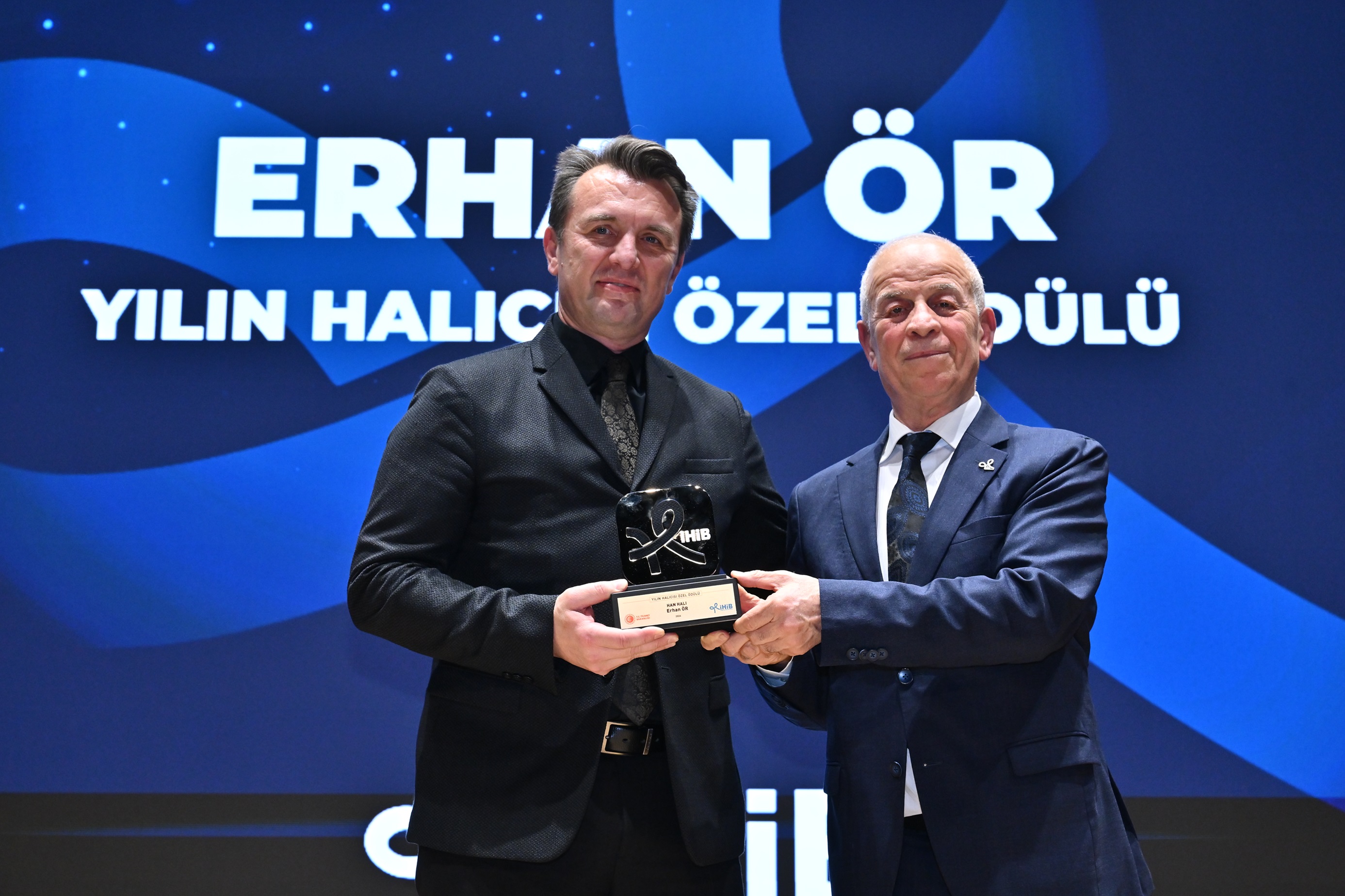 İhi̇b Yılın Halıcısı Özel Ödülü