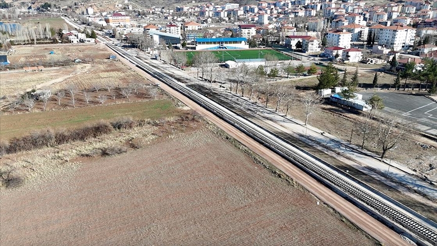 Depremlerde Hasar Gören Gölbaşı'ndaki Demir Yolu Hattının Onarımında Sona Gelindi