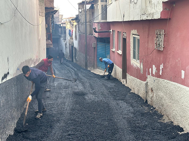 Dulkadi̇roğlu Beledi̇yesi̇ Durakli Mahallesi̇’nde Asfalt Çalişmalarini Sürdürüyor (2)