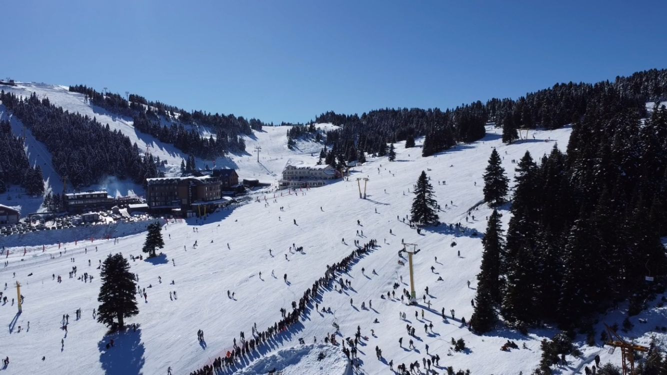 Uludağ'da Kar Kalığını 68 Cm Telesiyej Sırası 100 Metre0