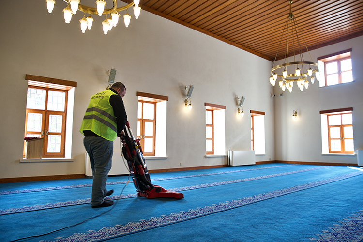 Ağcabey Camisi'nde Restorasyon Sonrası Ilk Teravih Kılınıyor (3)