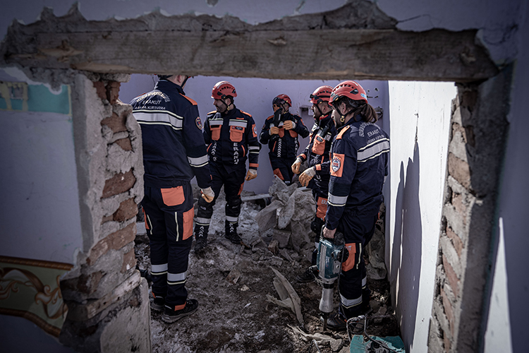 Erzurum'un Gönüllü Ekibi Afetlerde Hayat Kurtarmak Için Sürekli Eğitimde (1)