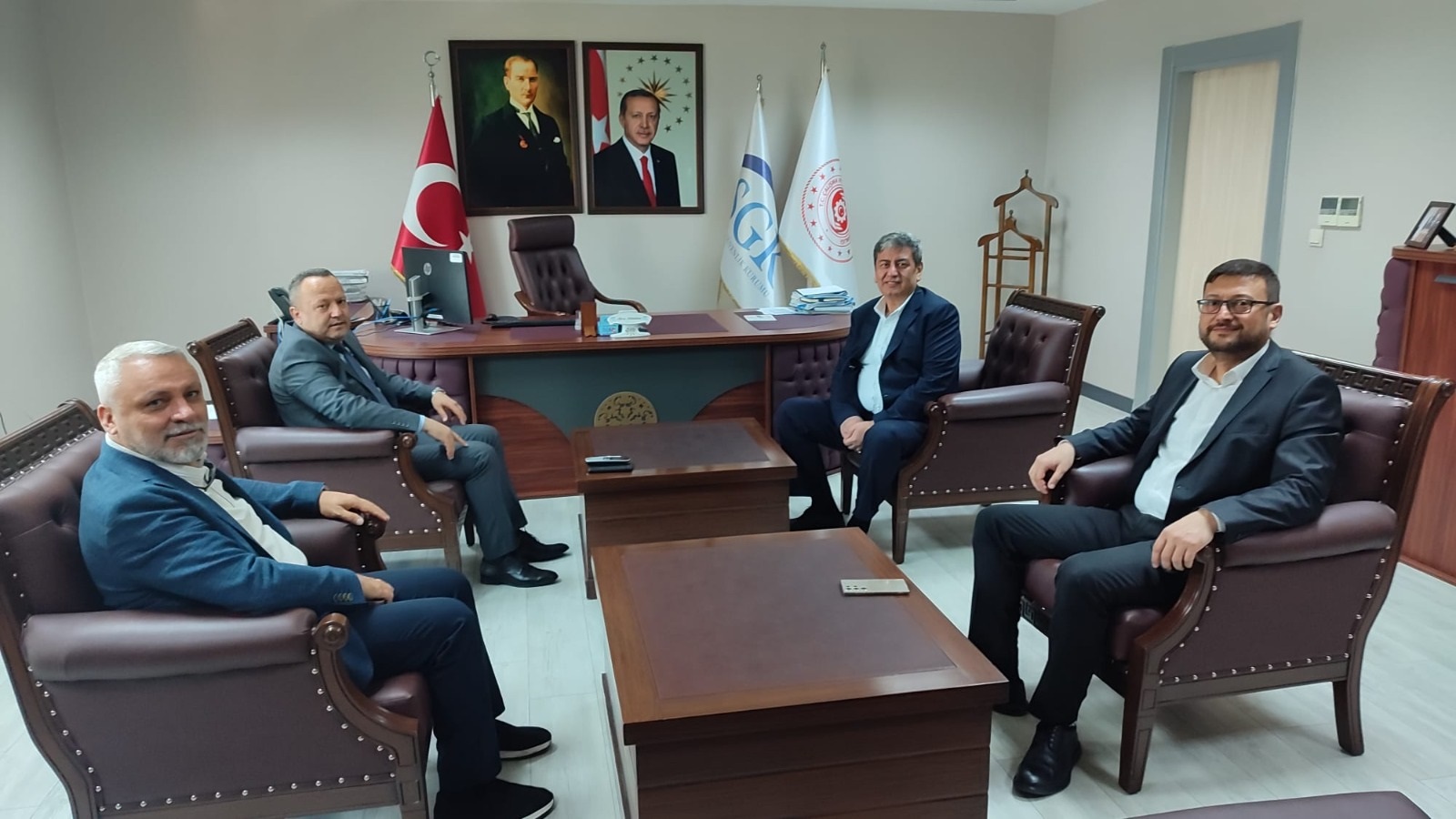08Dinçer'den Sgk İl Müdürü Akbalaban’a Anlamlı Ziyaret (1)