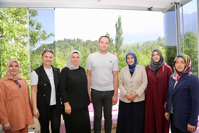 Dr. Selma Ünlüer Hanımefendi İç Güvenlik Yaralısı Ahmet Dağ’ı Ziyaret Etti (4)