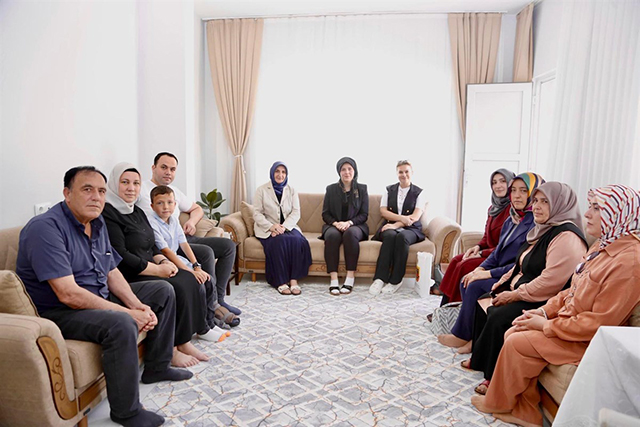 Dr. Selma Ünlüer Hanımefendi İç Güvenlik Yaralısı Ahmet Dağ’ı Ziyaret Etti (6)