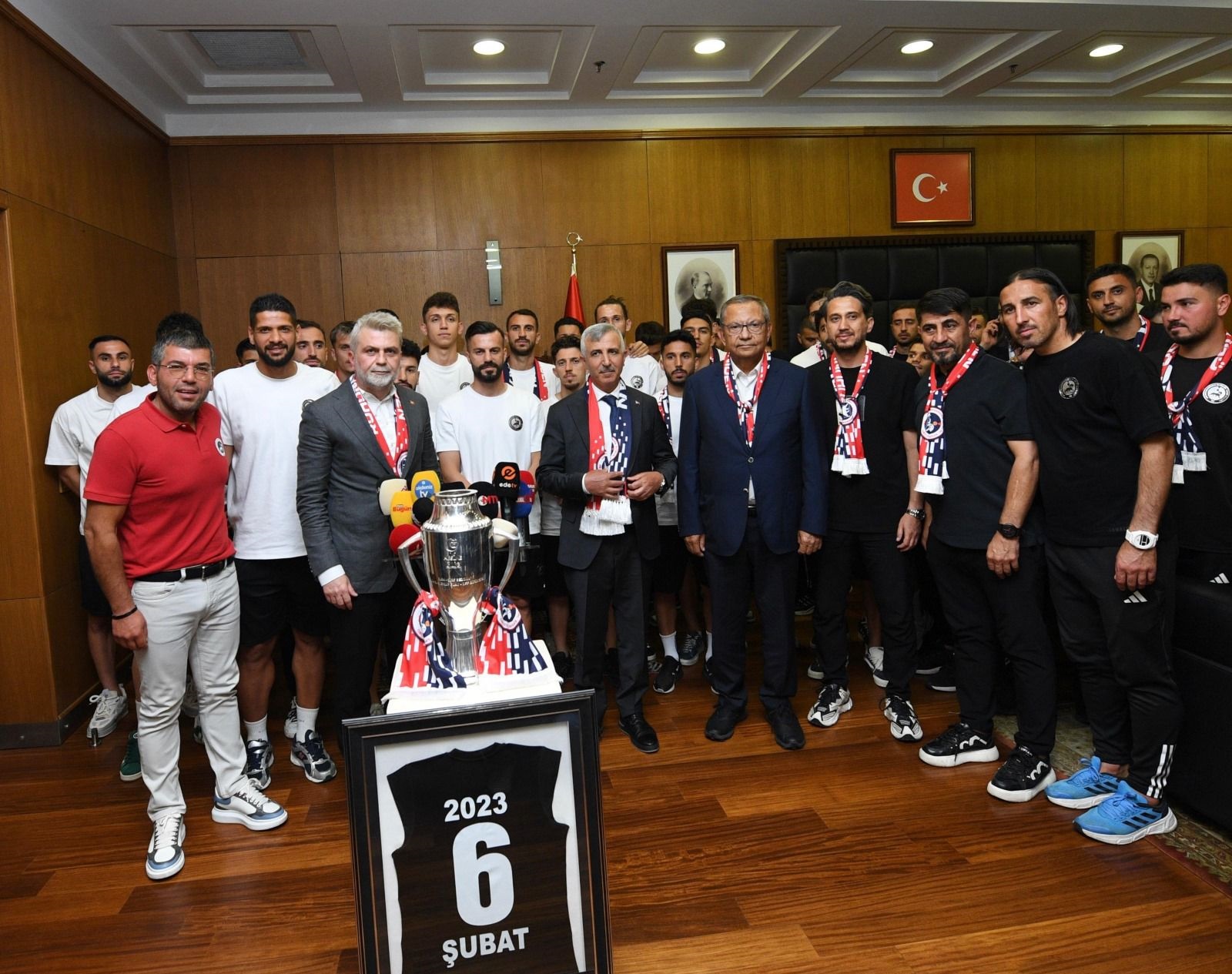 “İstiklalspor’umuzun Şampiyonluğu Şehrimize Hayırlı Olsun” (2)