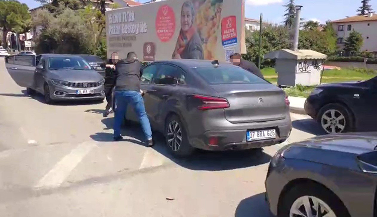 Mi̇t'ten Sahte Baz Istasyonu Kuran Siber Casusluk Ağına Operasyon (3)