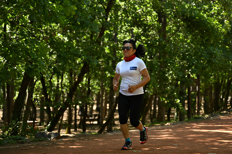 Ultra Maratoncu 66 Yaşındaki Duran, Ekip Arkadaşıyla Tanzanya'daki 262 Kilometrelik Yarışa Hazırlanıyor1