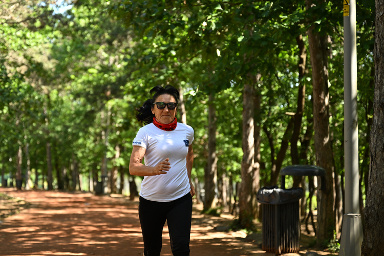 Ultra Maratoncu 66 Yaşındaki Duran, Ekip Arkadaşıyla Tanzanya'daki 262 Kilometrelik Yarışa Hazırlanıyor3