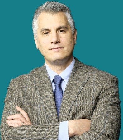 01Yöneti̇ci̇ Kri̇zi̇ Kapida (2)