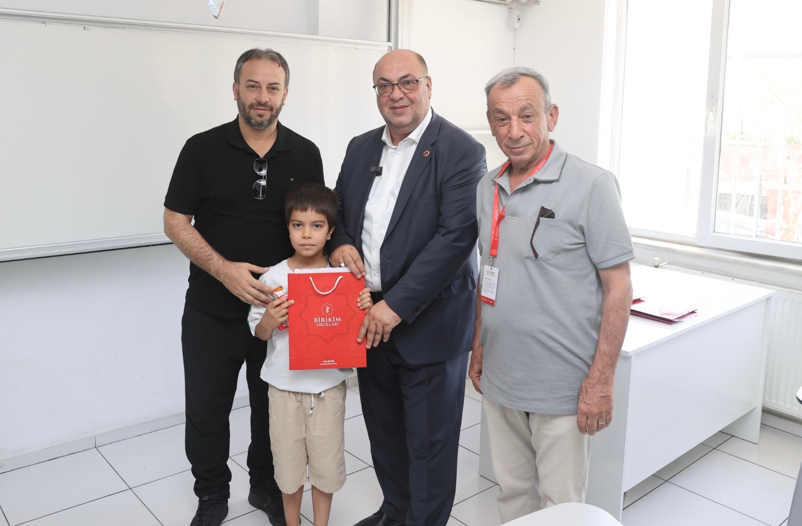 Başkan Mehmet Akpinar’dan Karne Heyecani Yaşayan Öğrenci̇lere Mesaj (2)