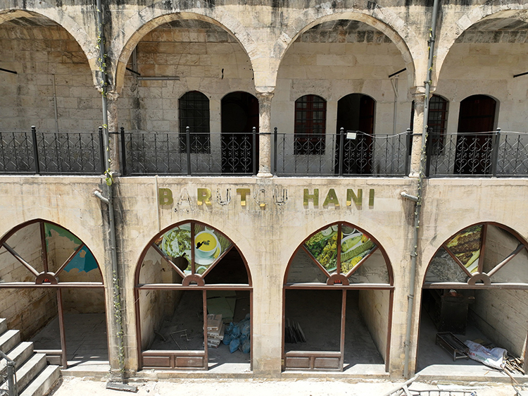 Depremde Hasar Gören Şanlıurfa'daki Tarihi Barutçu Hanı Restore Ediliyor (2)