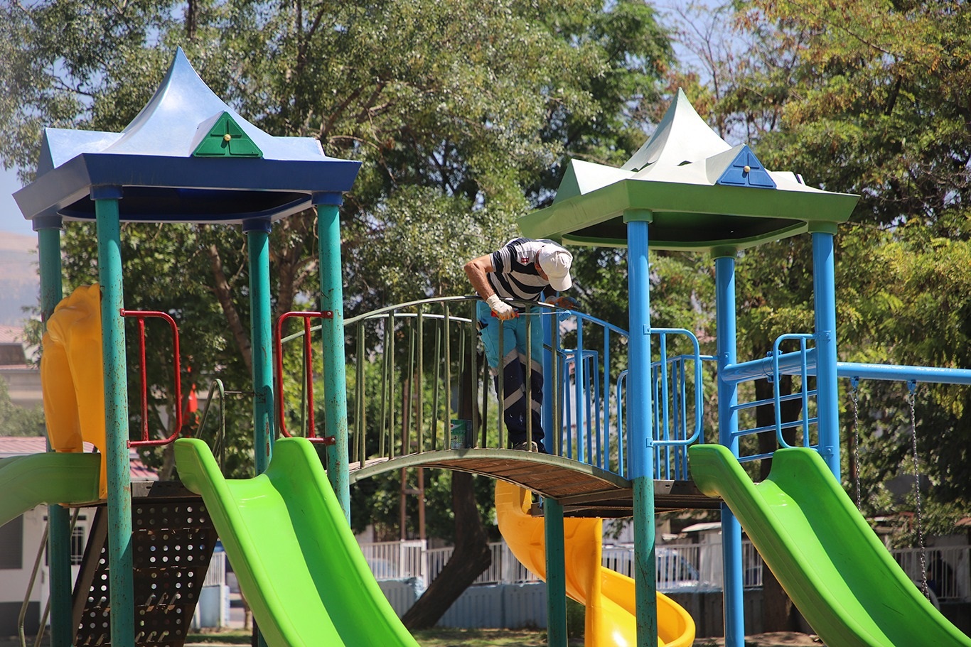 Dulkadi̇roğlu’nda Park Ve Bahçeler Yaza Hazir (1)