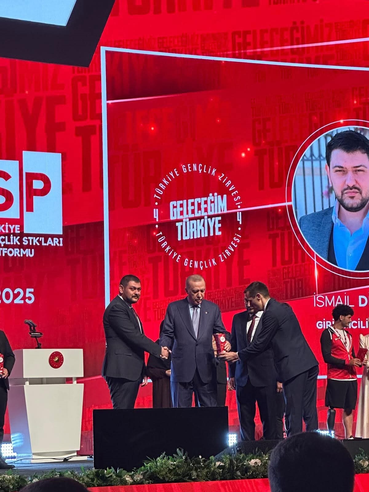 Hascevher İplik Ve Easycep’in Kurucusu İsmail Dinçer’e Cumhurbaşkanı Erdoğan’dan Ödül (1)