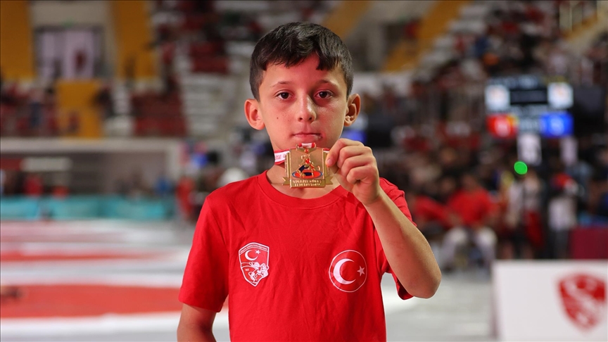 Hükmen Galibiyeti Kabul Etmeyip Güreşti