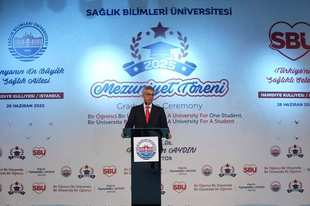 Memişoğlu, Sağlık Bilimleri Üniversitesi Mezuniyet Törenine Katıldı0