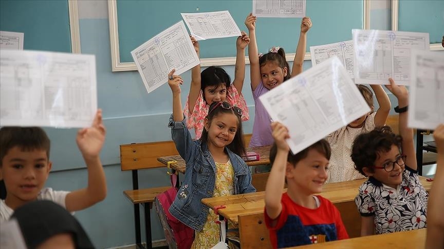 Okullarda Yarın 20 Milyonu Aşkın Öğrenci Için