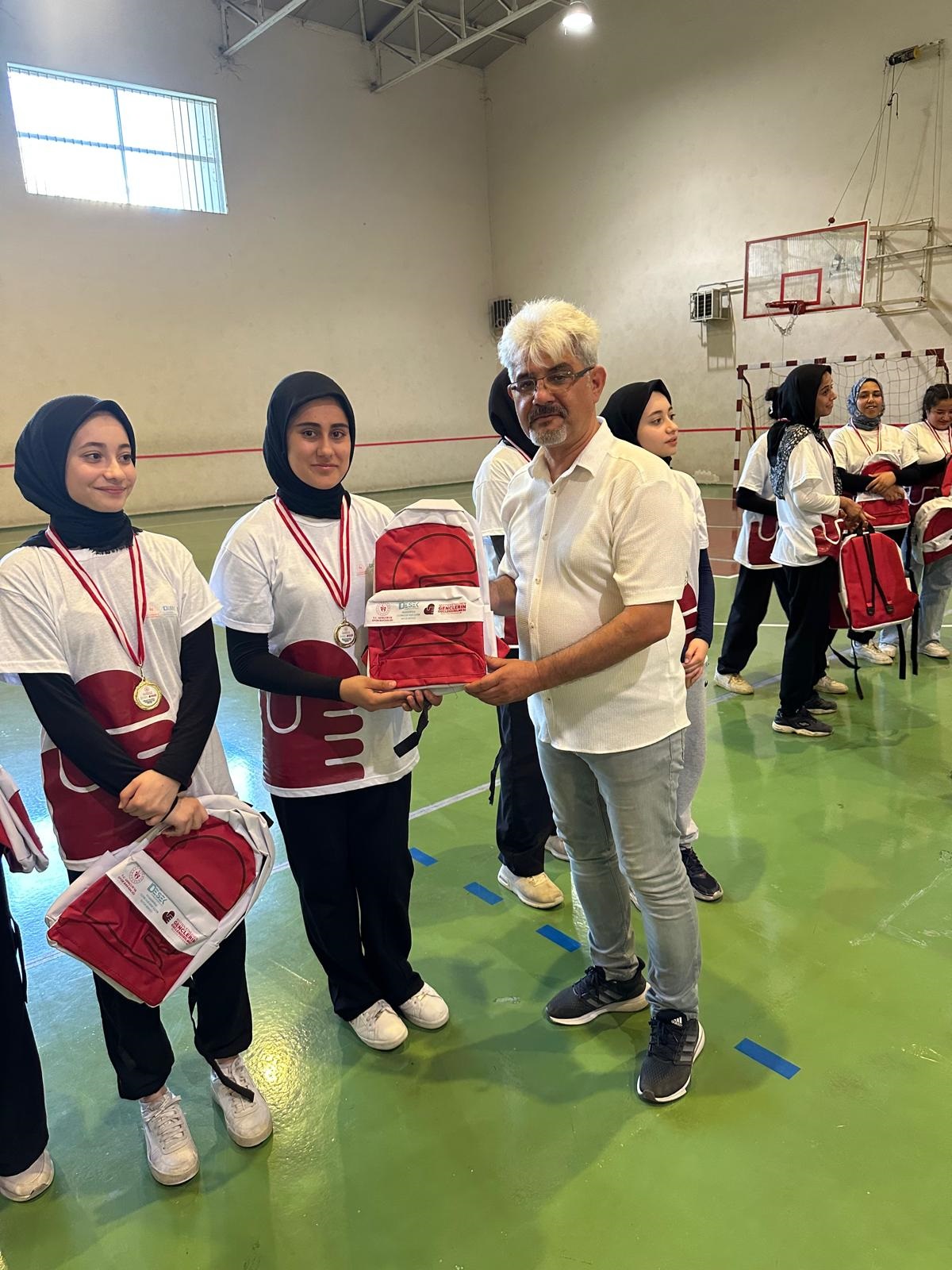 Ufuk Açan Umutlar Projesi İlçe Finali Coşkuyla Tamamlandı (4)