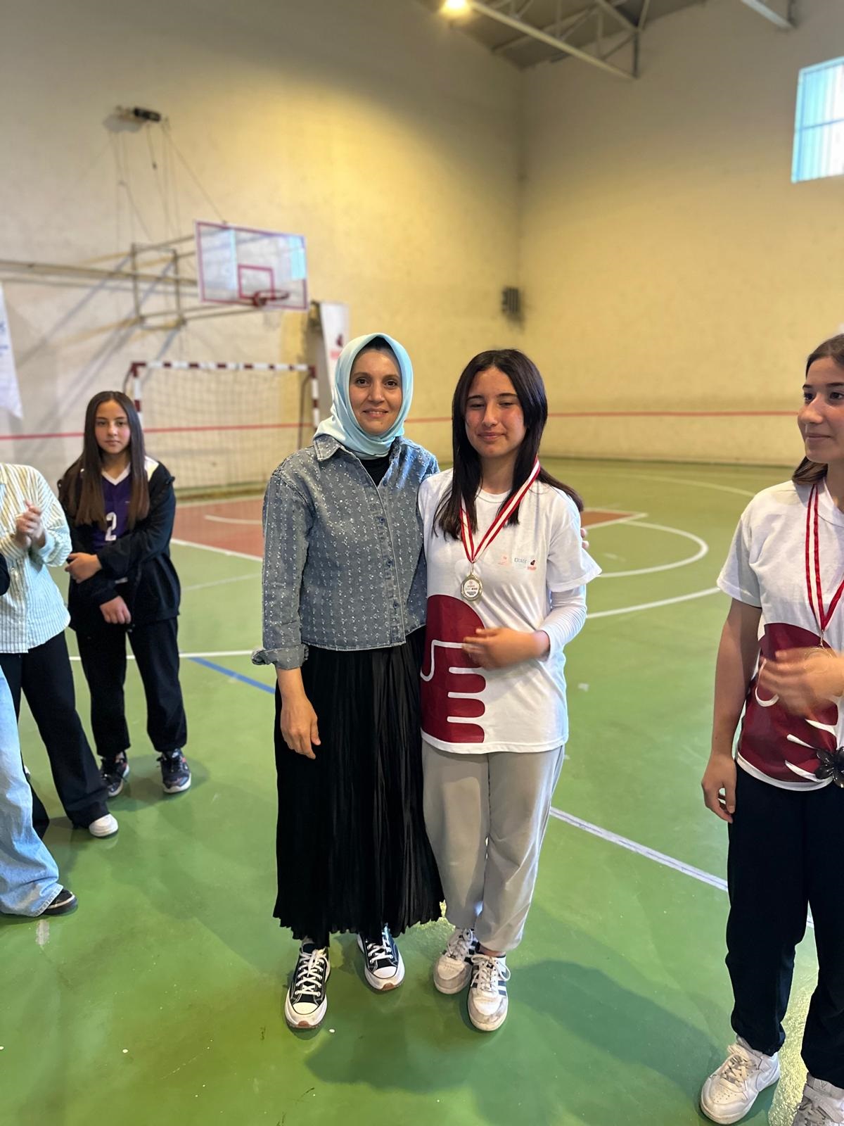 Ufuk Açan Umutlar Projesi İlçe Finali Coşkuyla Tamamlandı (6)