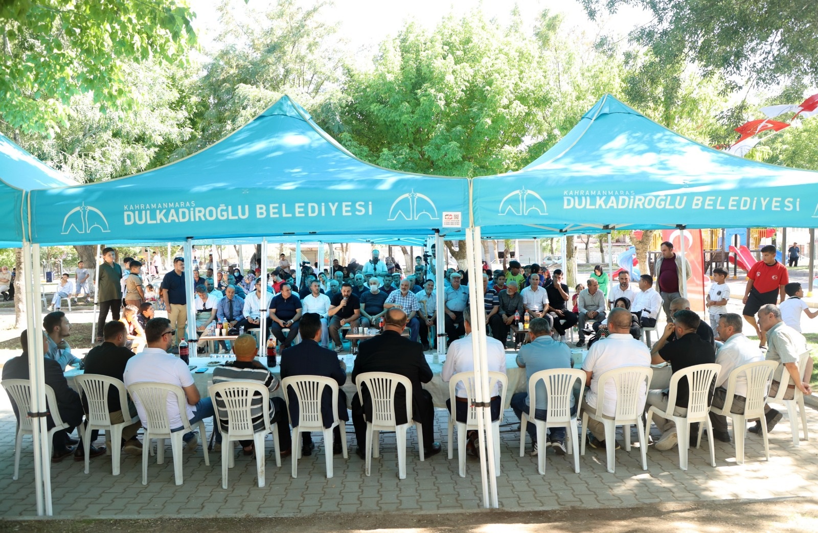 Yenilenen Dulkadiroğlu Parkı’nda Mahalle Toplantısı Gerçekleştirildi (6)