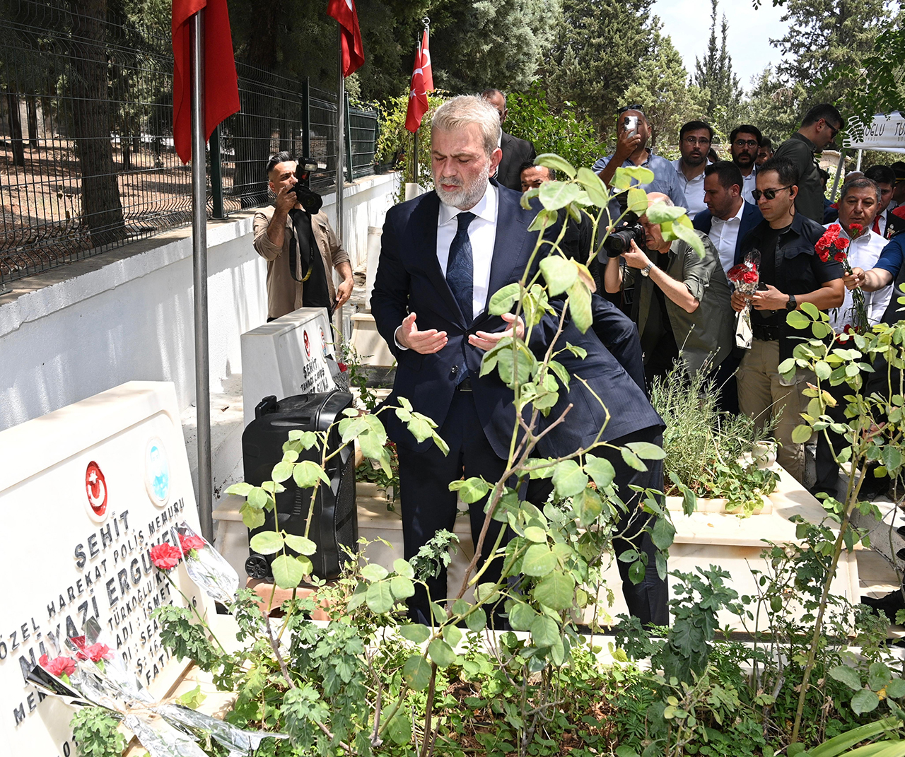 15 Temmuz Şehidi Niyazi Ergüven Kabri Başında Dualarla Anıldı (3)