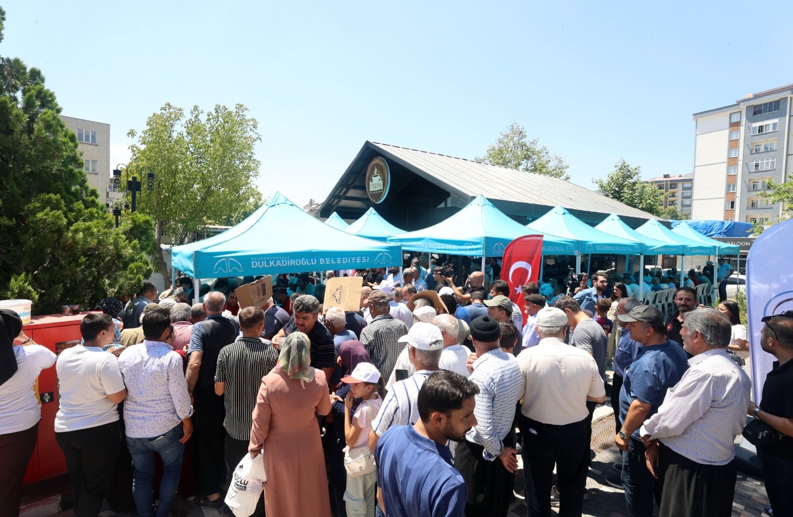 Aşure Bereketi Dulkadiroğlu’nda Paylaşıldı (3)