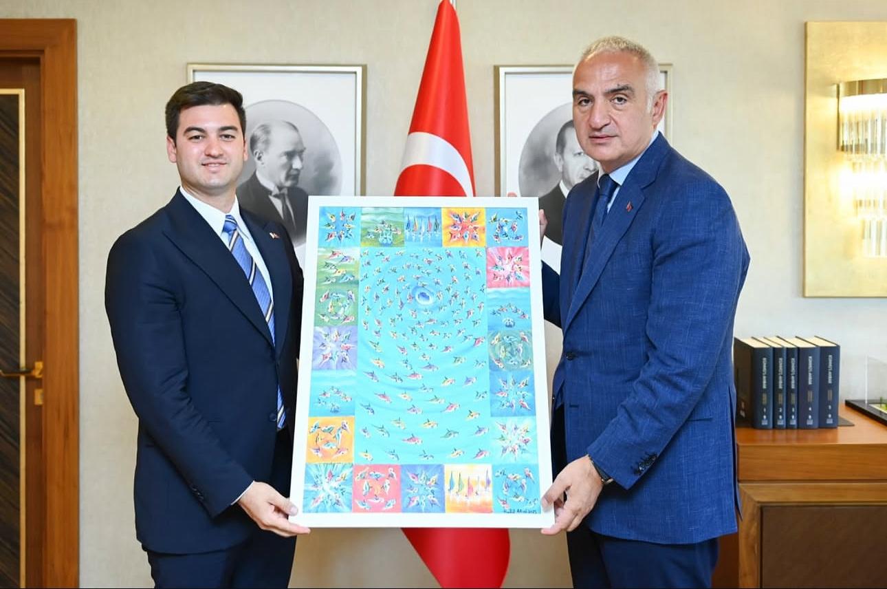 Bodrum Belediye Bas,Kani Ve B O T A V Yo Netim Kurulu Bas,Kani Tamer Mandalinci Ile Ku Ltu R Ve Turizm Bakani Mehmet Nuri Ersoy 104859241