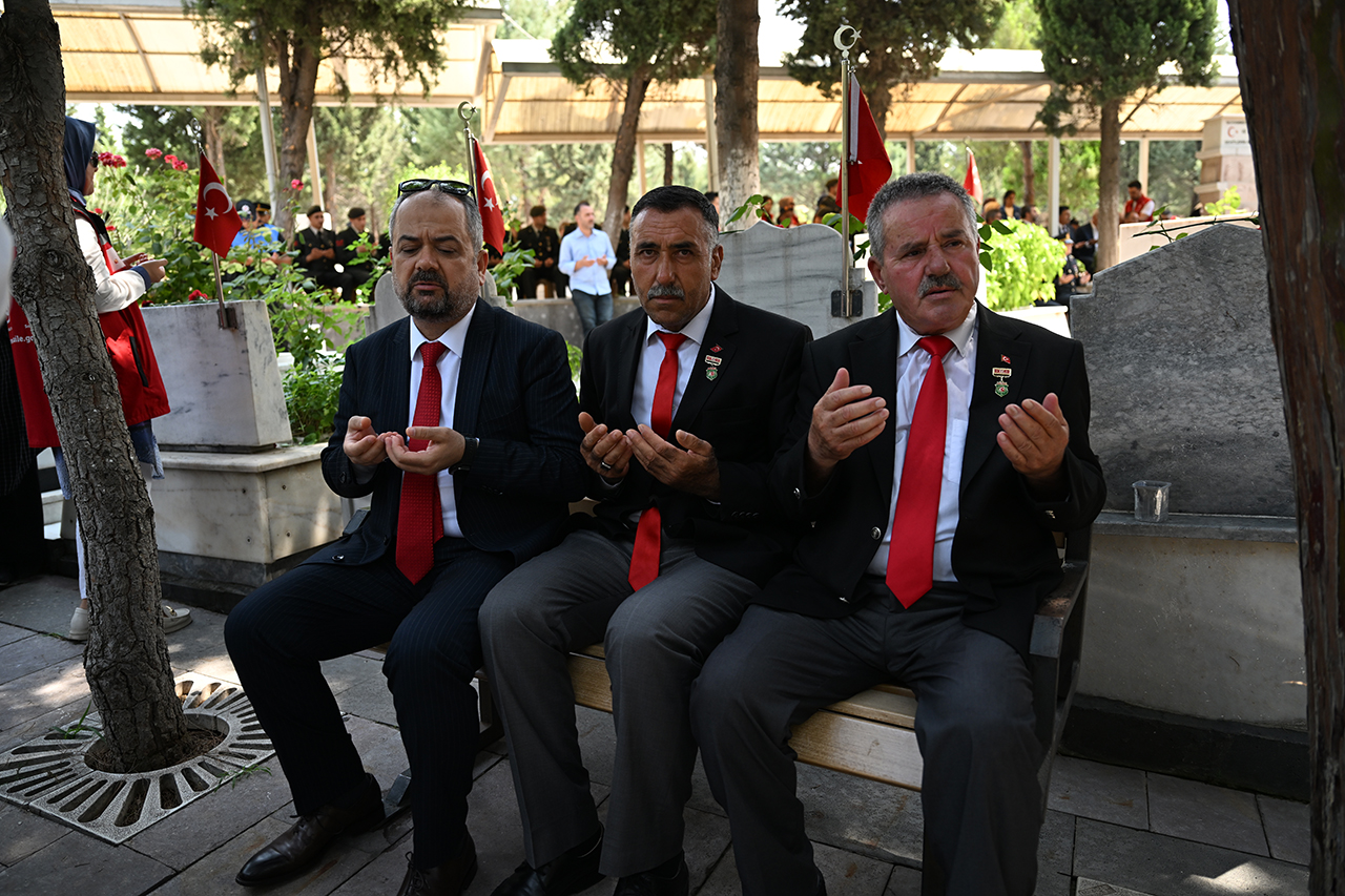 Malatya Ve Kahramanmaraş'ta 15 Temmuz Dolayısıyla Şehitlikler Ziyaret Edildi (2)