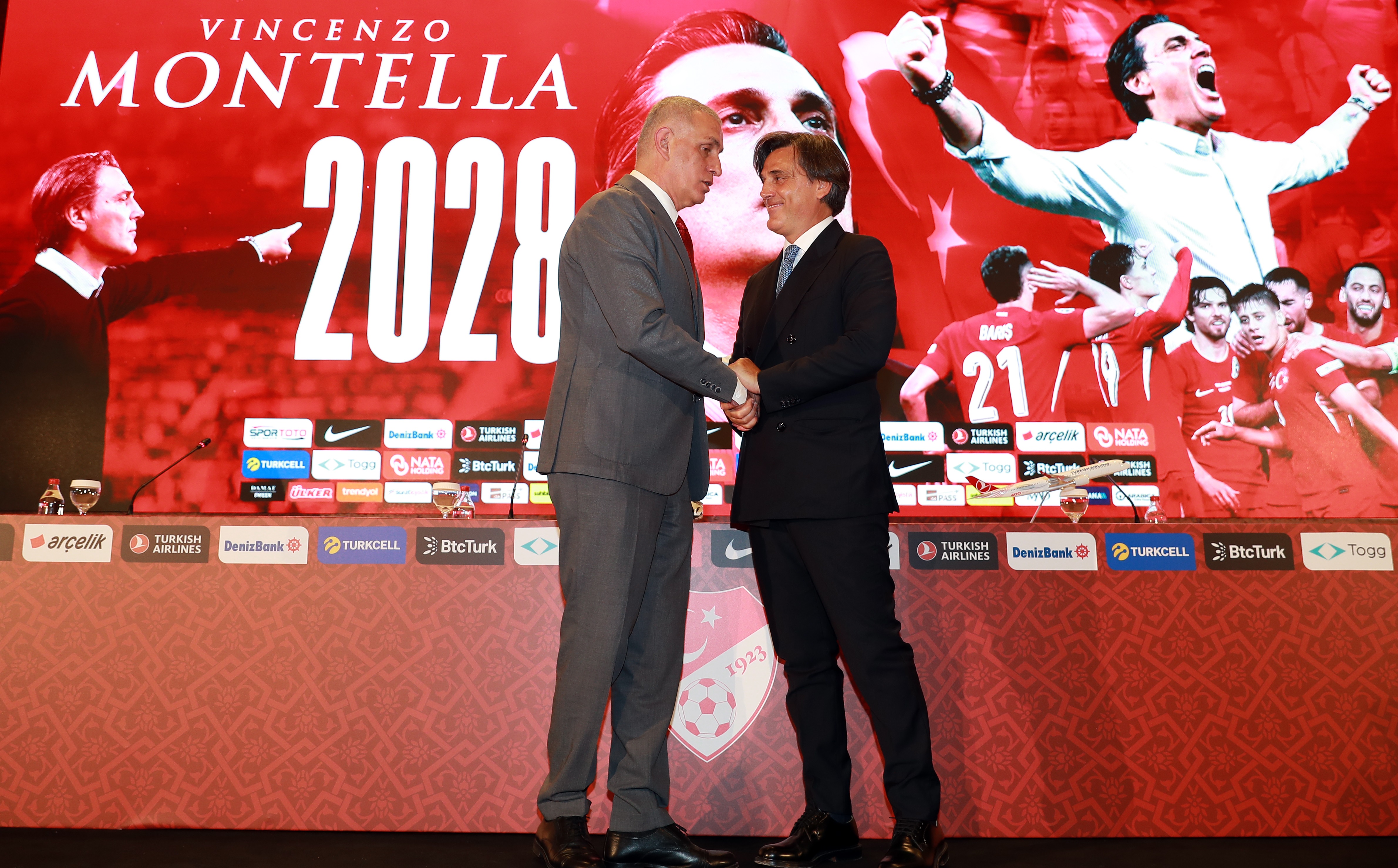 Montella'nın Sözleşmesi 2028 Yılına Kadar Uzatıldı0