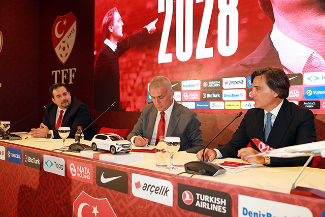 Montella'nın Sözleşmesi 2028 Yılına Kadar Uzatıldı2