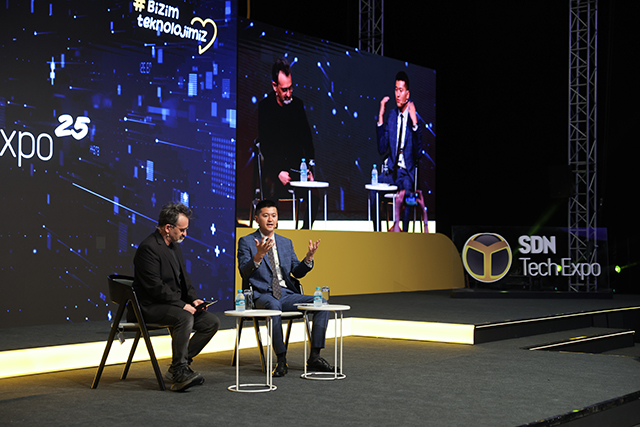 T C L S D N Tech Expo Cenk Tarhan Ve T C L Genel Muduru Timo Xu 1 122020219