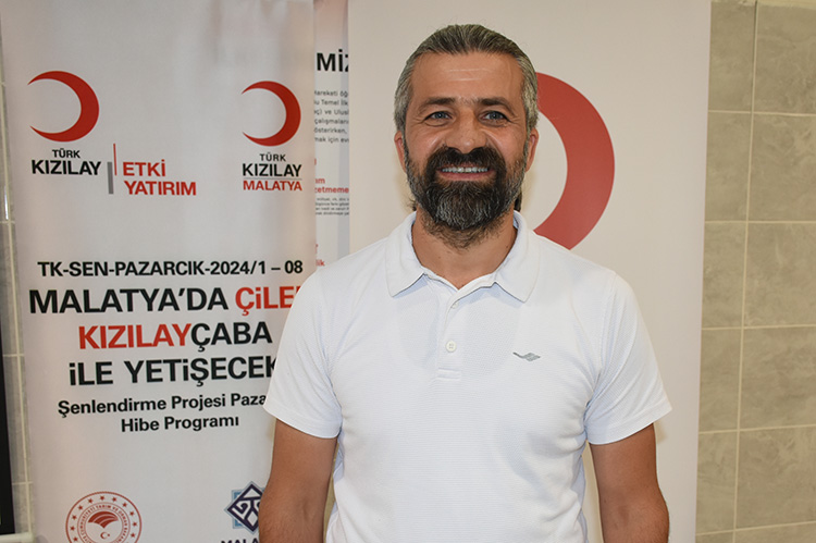 Türk Kızılay Malatya'da Depremzede Çiftçilere Çilek Bahçesi Kuracak1