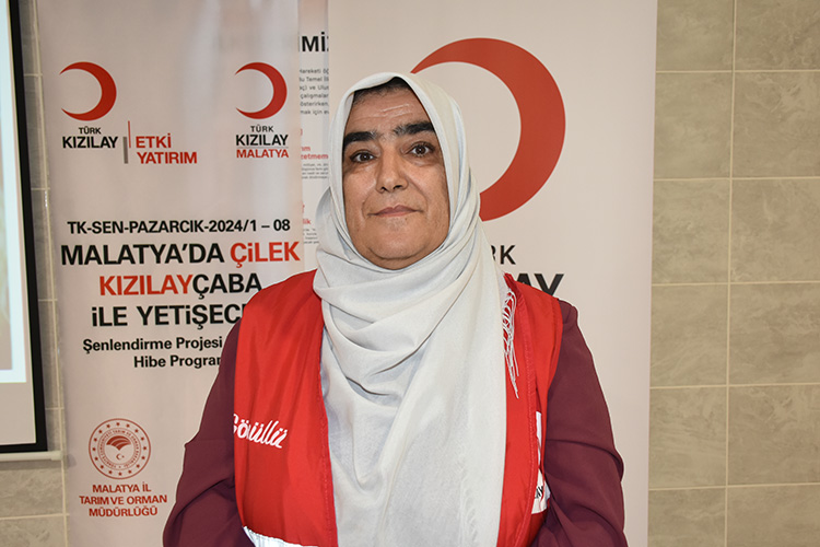 Türk Kızılay Malatya'da Depremzede Çiftçilere Çilek Bahçesi Kuracak2