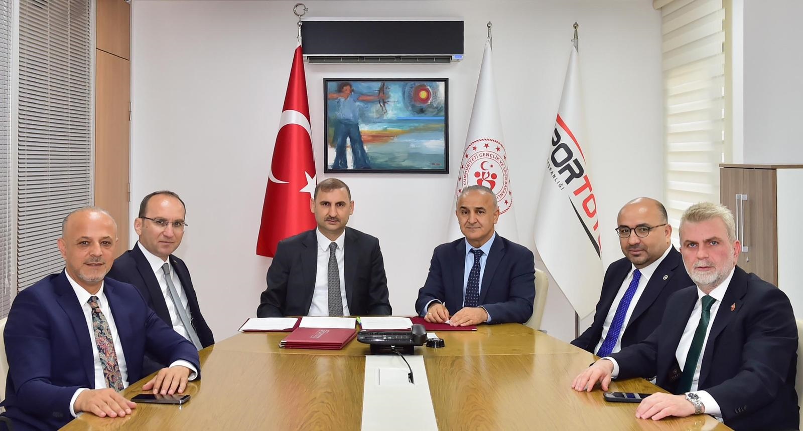 4 Ilçeye Spor Salonu Imzası Atıldı