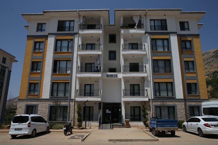 Asrın Felaketinden Etkilenen Tut Ilçesindeki Deprem Konutlarında Yaşam Başladı (3)