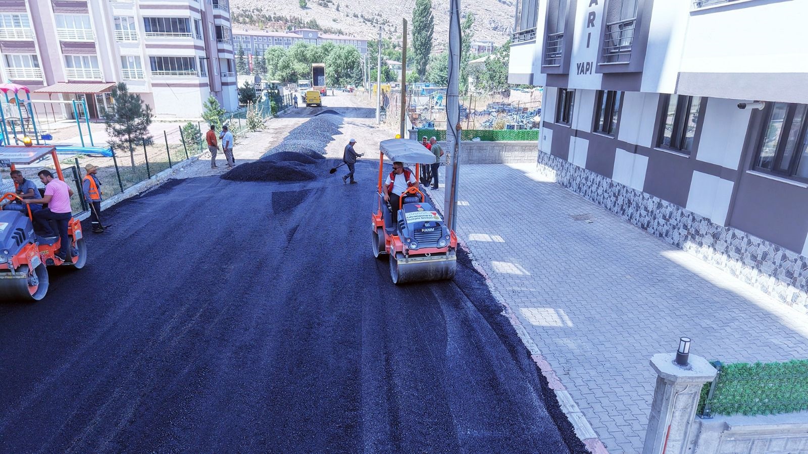 Büyükşehir, Elbistan’da Bir Mahallenin Daha Ulaşımını İyileştirdi (5)