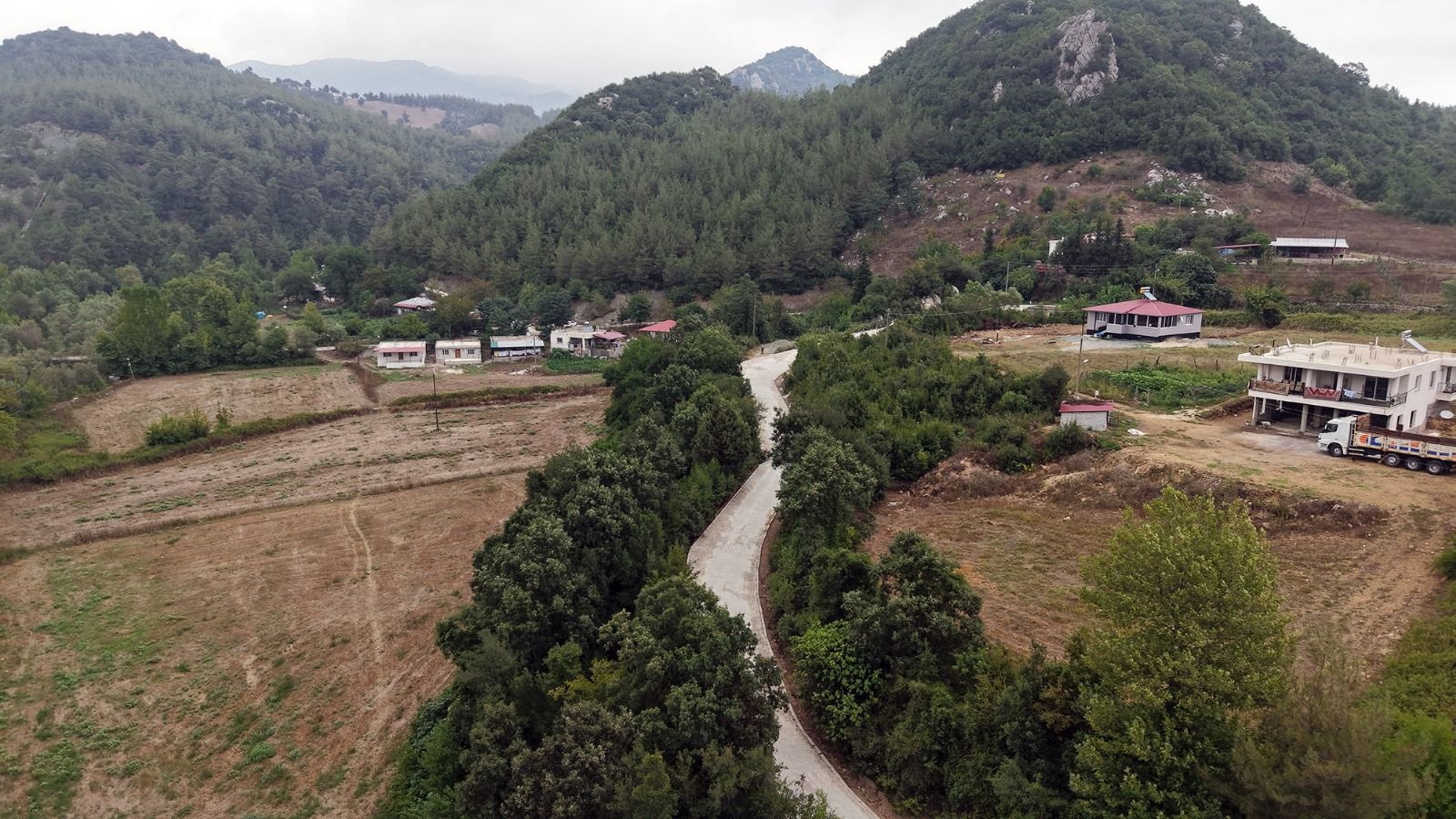 Büyükşehir’den Andırın Kırsalına 10 Bin Metrekare Kilit Parke (2)