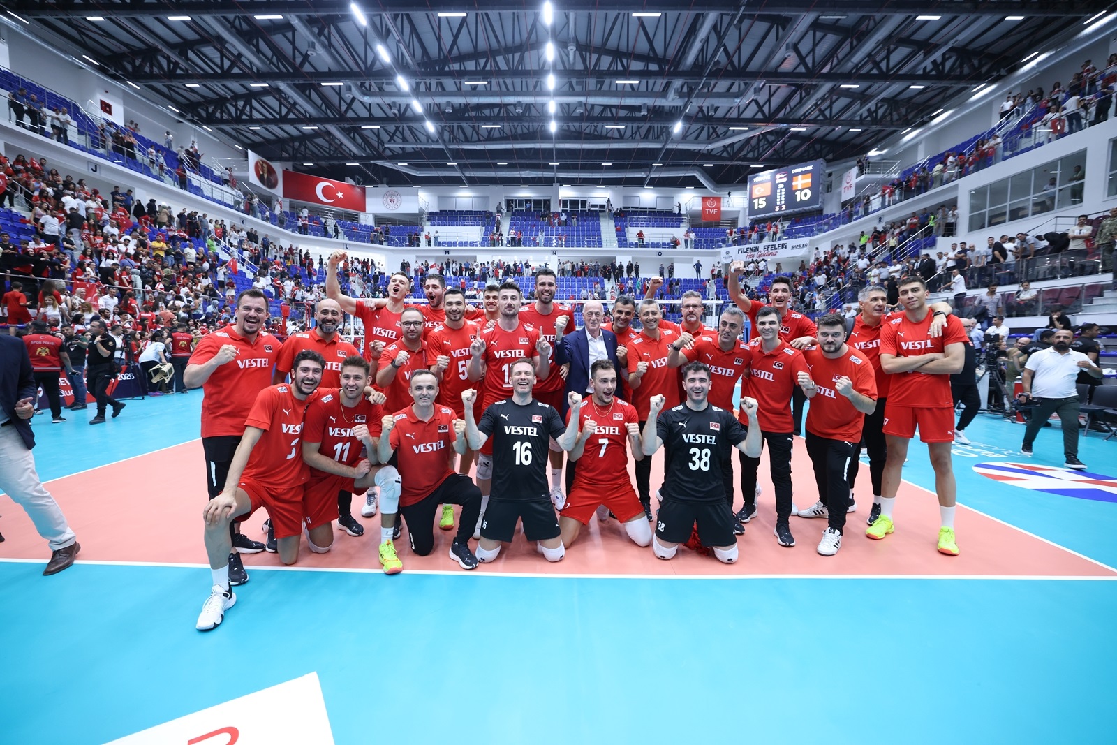 Filenin Efeleri Eurovolley Biletini Aldı (2)