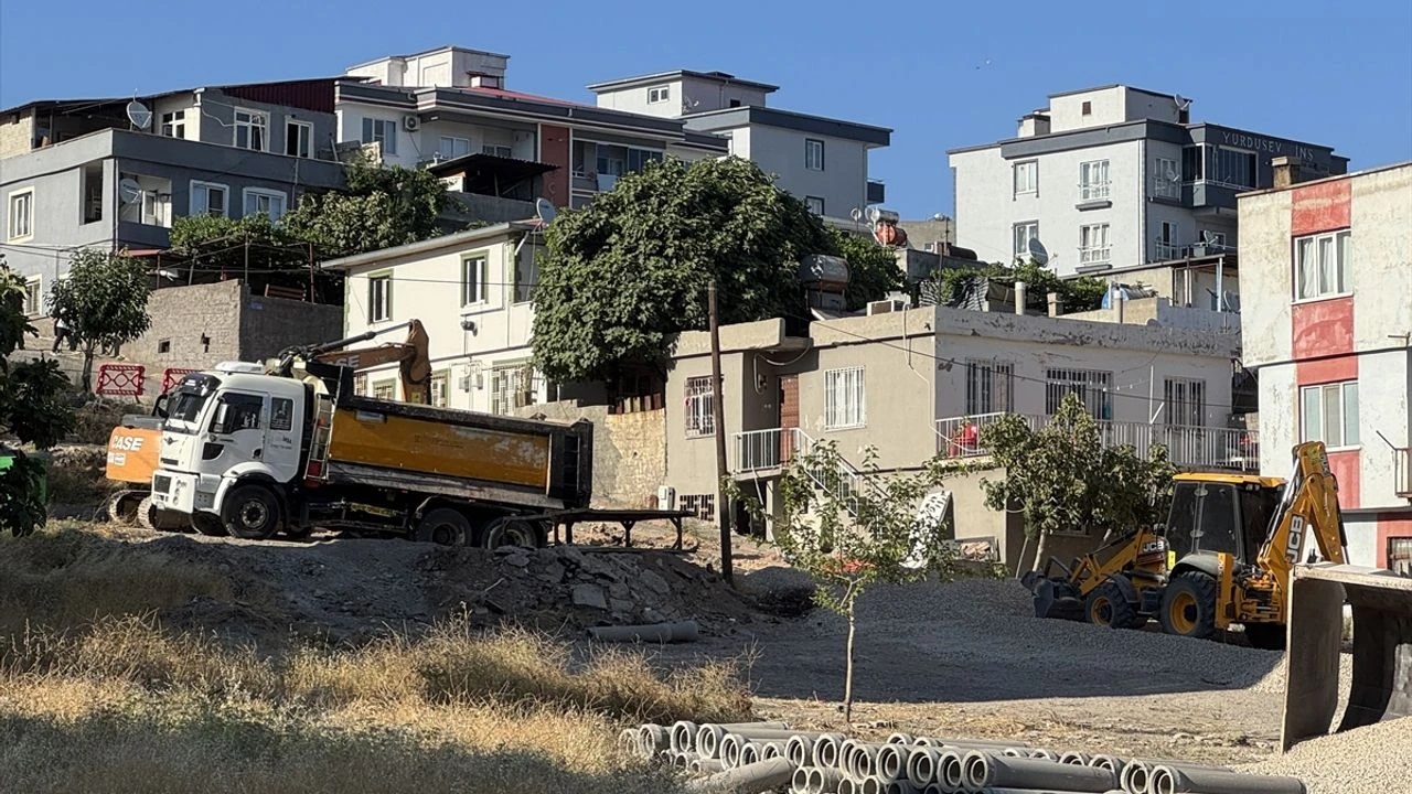Kahramanmaraş'ta Delinen Doğalgaz Borusundan Sızan Gazdan 3 Kişi Etkilendi (3)