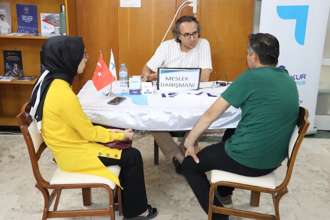 Öğrencilere Rehberlik Desteği Sürüyor (1)