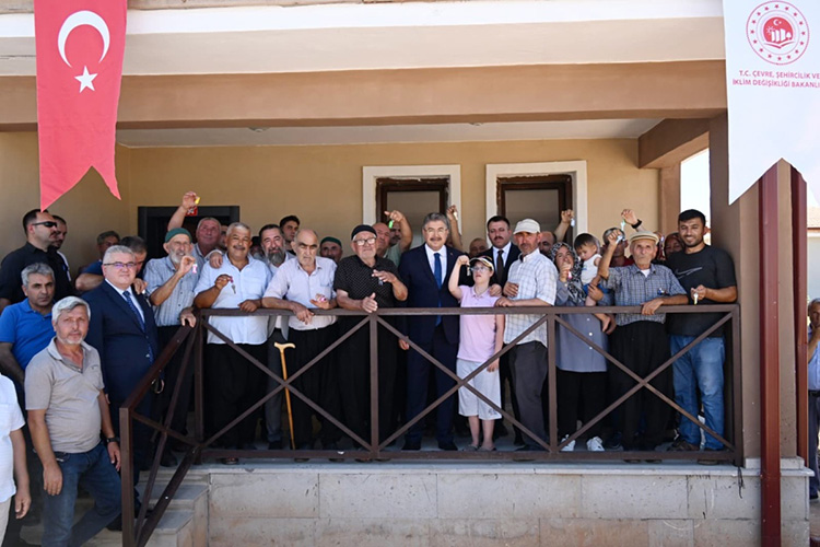 Osmaniye'de Yapımı Tamamlanan 32 Köy Evi Depremzedelere Teslim Edildi0