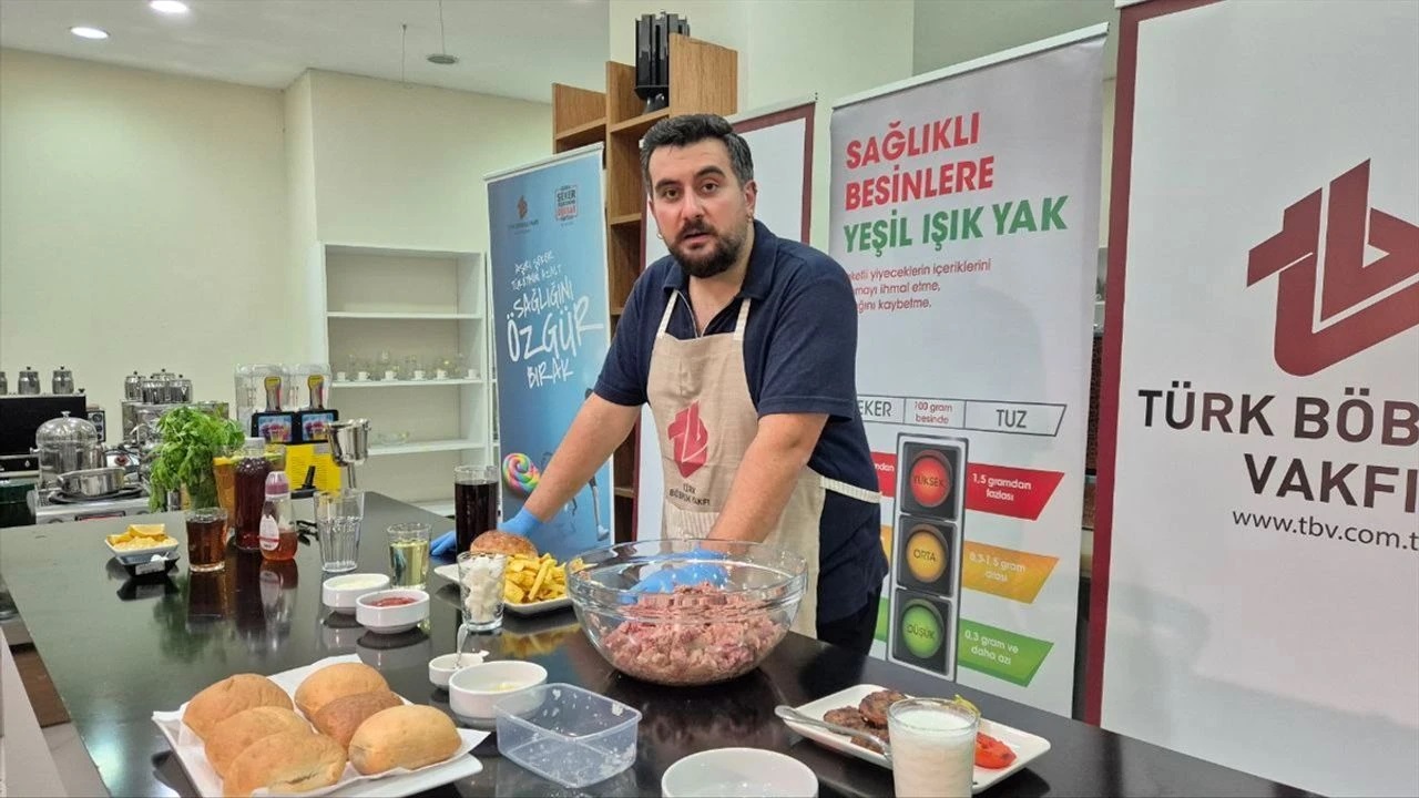 Türk Böbrek Vakfının Mutfak Etkinliğinde Sağlıklı Yiyeceklerin Nasıl Hazırlandığı Gösterildi (4)