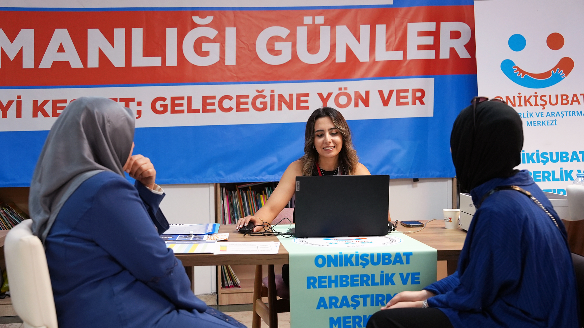 Üniversite Yolunda Büyükşehir Gençlerin Yanında (3)