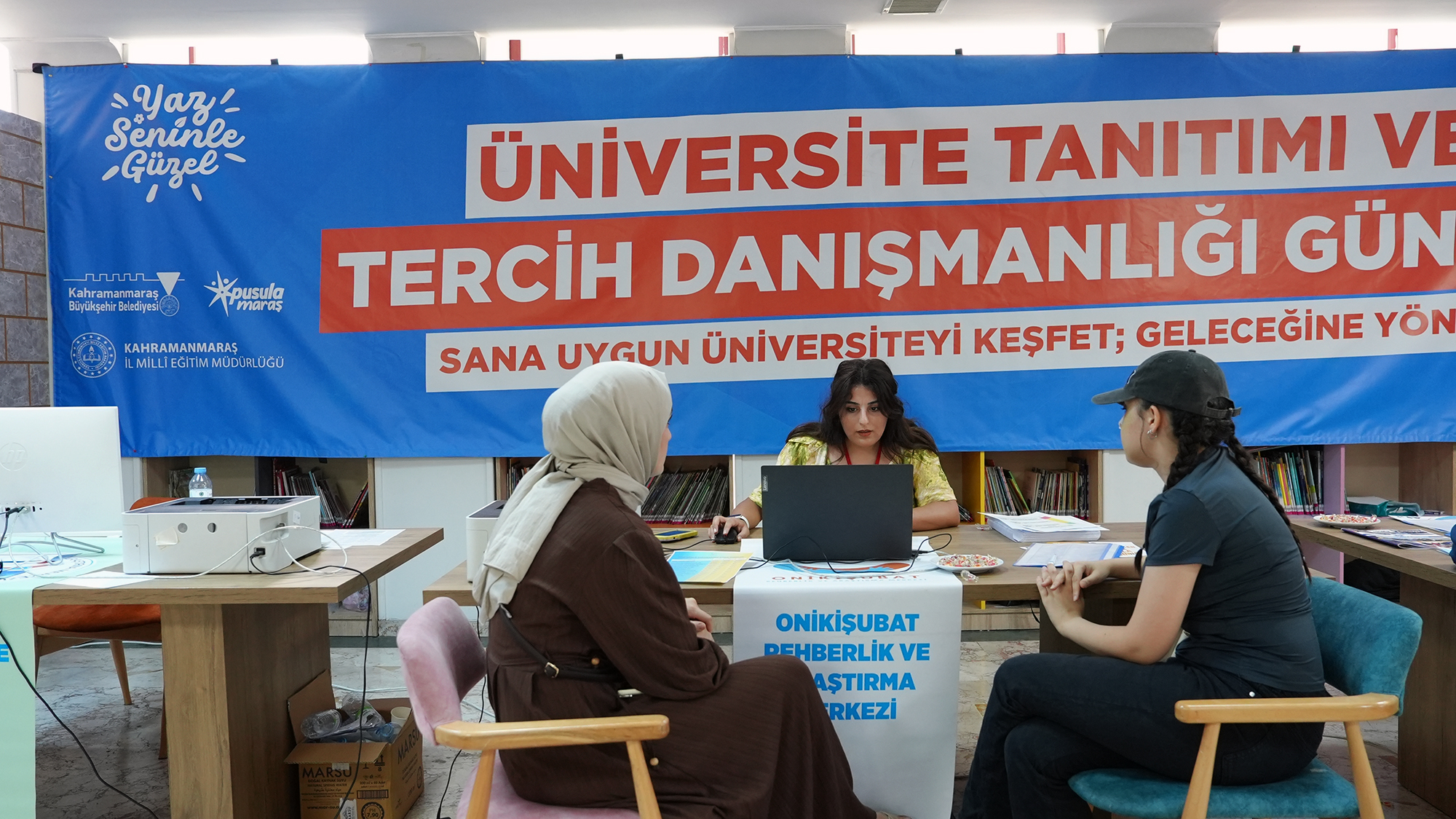 Üniversite Yolunda Büyükşehir Gençlerin Yanında (4)