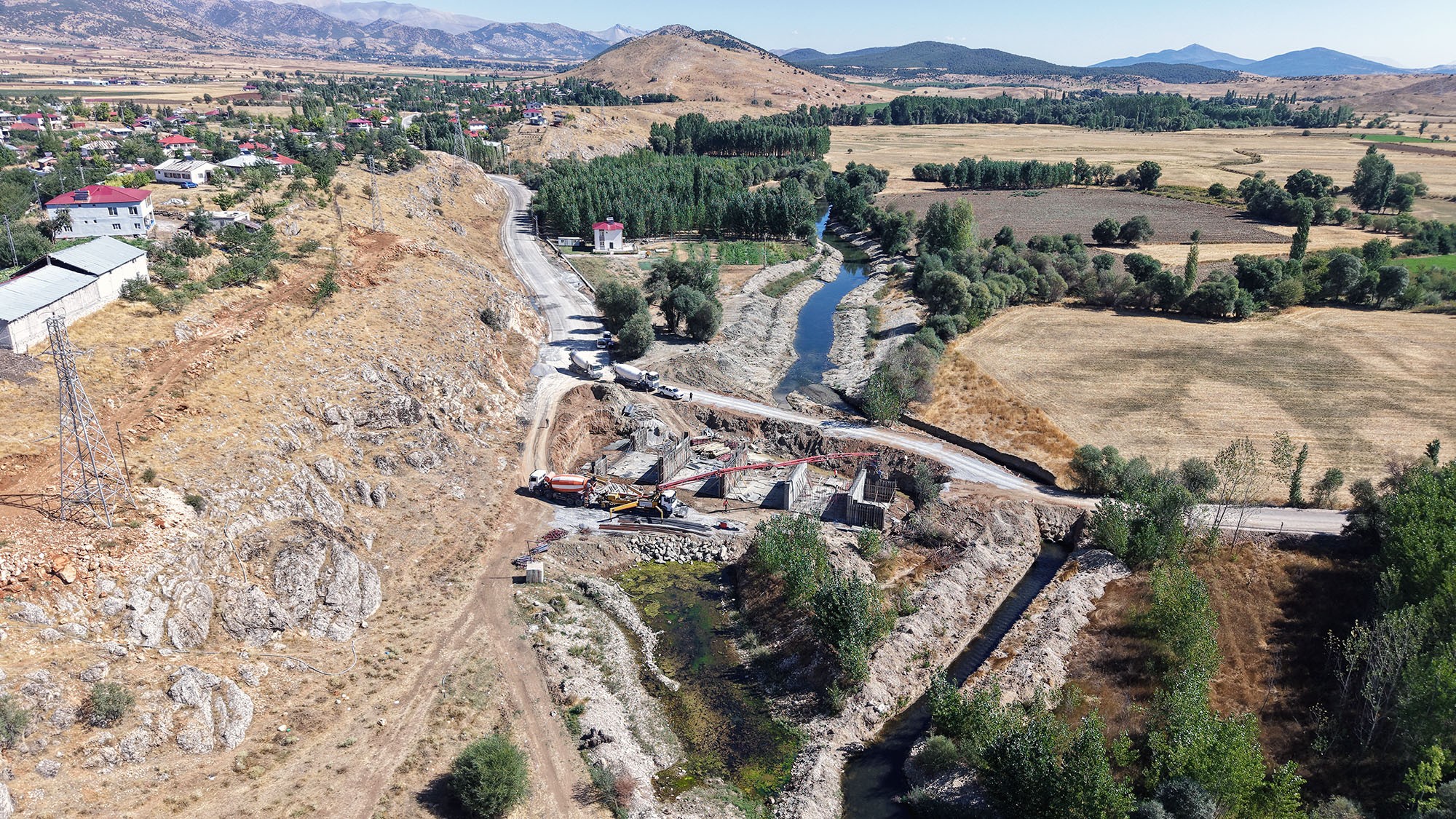 18 Büyükşehir’den Göksun’a 200 Milyonluk Yol Yatırımı (1)