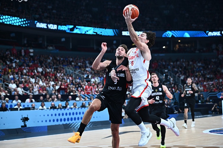 A Milli Basketbol Takımı, Avrupa Ikincisi Oldu (4)