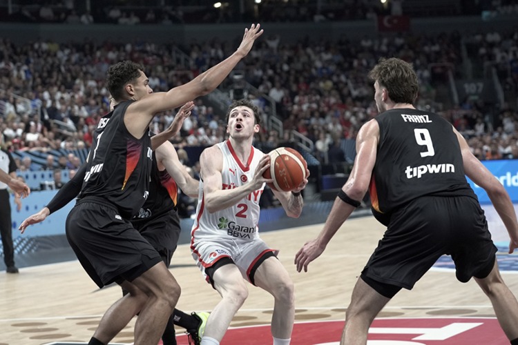 A Milli Basketbol Takımı, Avrupa Ikincisi Oldu (5)