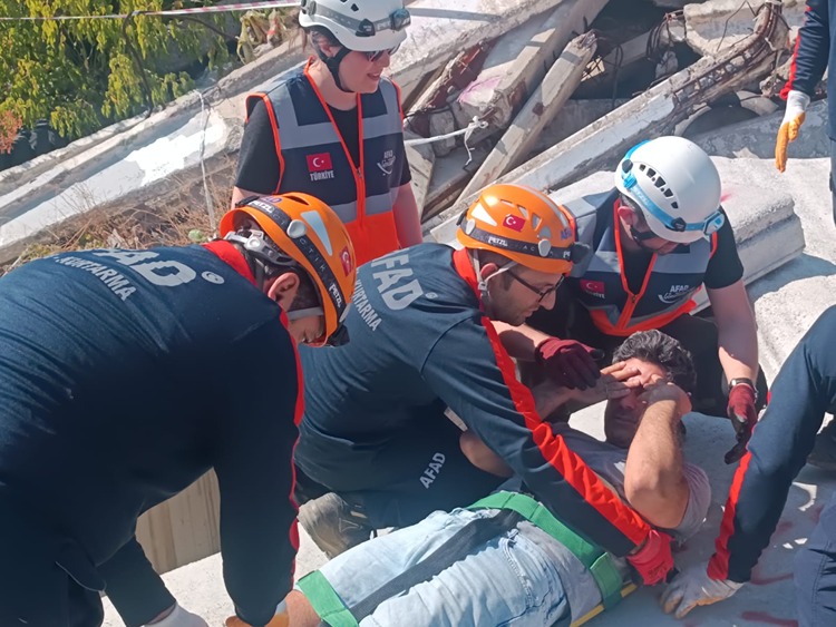 Afetlerde Engelliler Ve Ailelerine Yardım Edecek Personele Özel Eğitim Veriliyor0