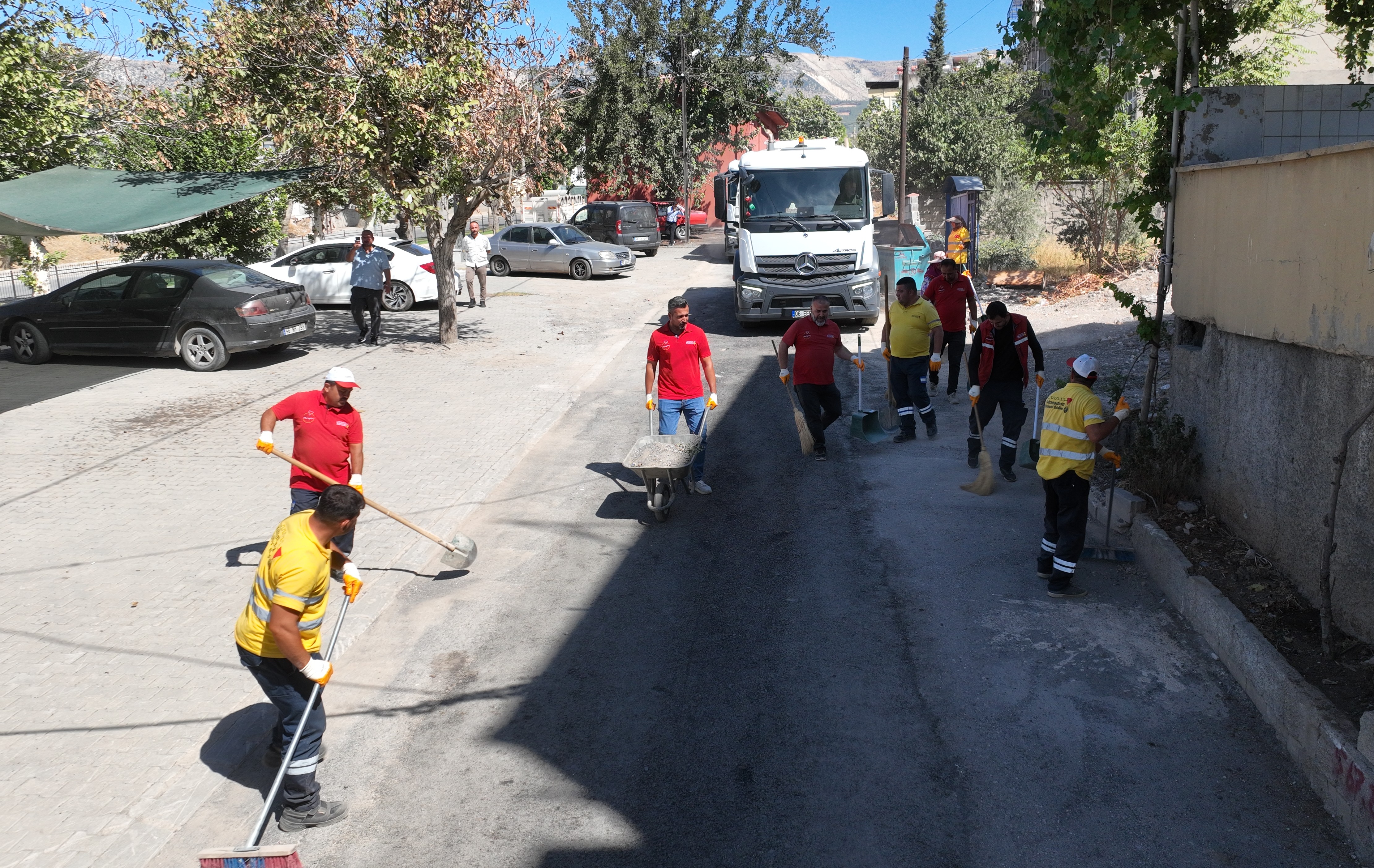 Altyapı Ve Yol Kaplaması Tamamlanan Mahallelerde Temizlik Seferberliği (3)